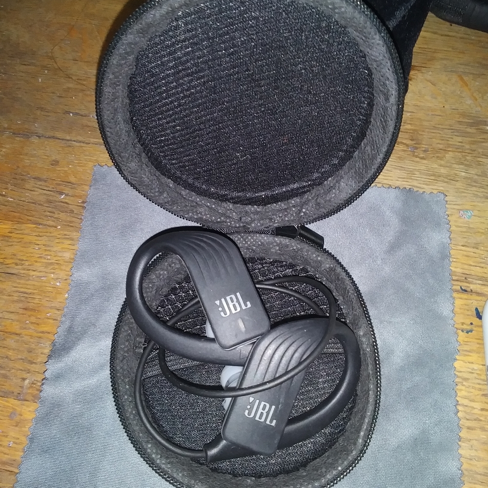Ear Buds - Picture 2 of 2